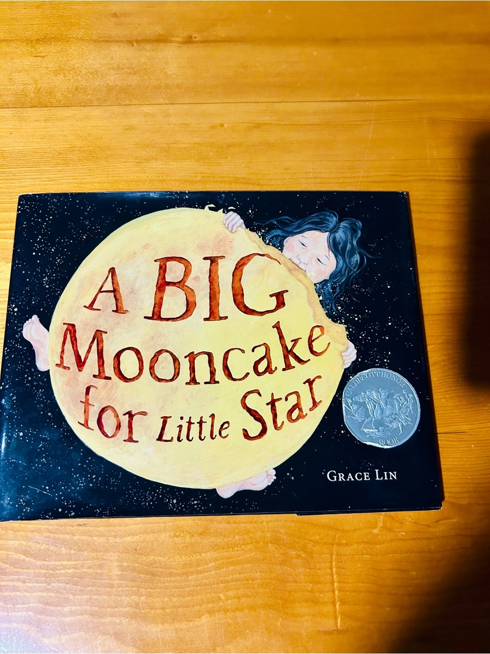 (3/$10) A Big Mooncake for Little Star - picture book